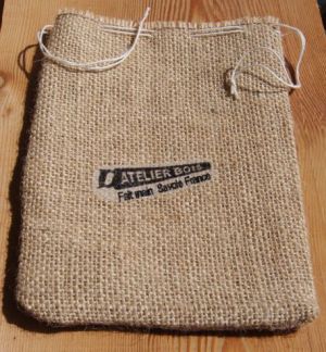 jute bag packaging puzzle hand sewn