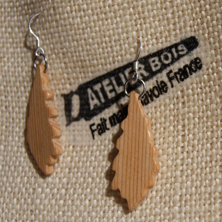 earrings oak leaf made of solid wood Meleze ethical jewelry, nature jewelry waxed, handmade