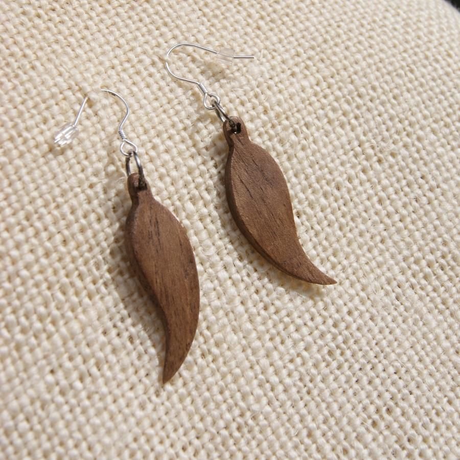 feather earring, ethical jewelry made of walnut wood, handmade nature jewelry