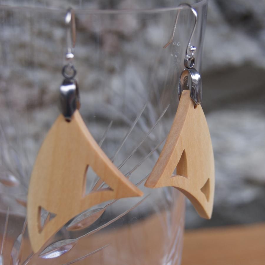 triangular cherry wood earring ethical jewel, nature, handmade