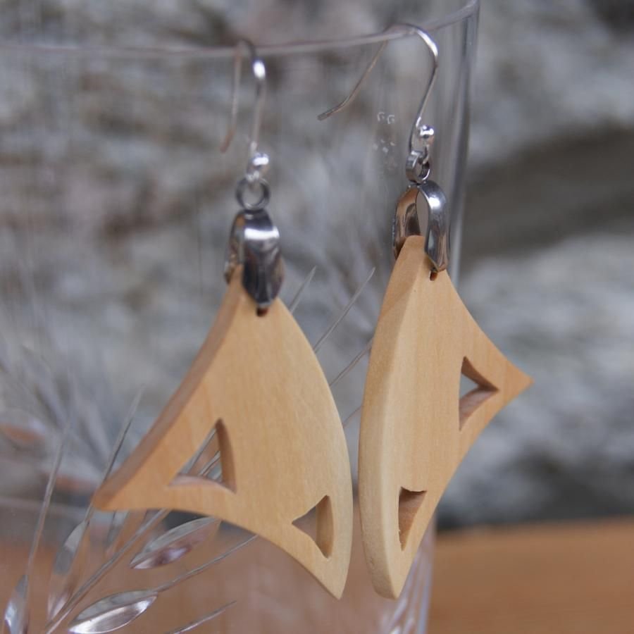 triangular cherry wood earring ethical jewel, nature, handmade