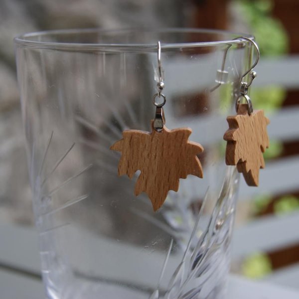 maple leaf earrings beech wood ethical jewelry, nature jewelry waxed, handmade
