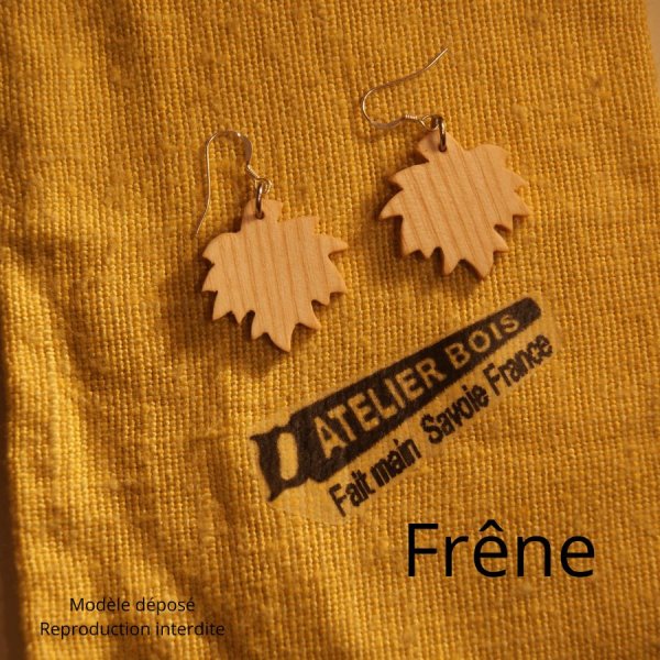 maple leaf earrings beech wood ethical jewelry, nature jewelry waxed, handmade