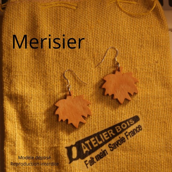 maple leaf earrings beech wood ethical jewelry, nature jewelry waxed, handmade