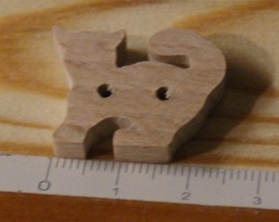 Button cat 25mm solid wood handmade embellishment scrapbooking pets