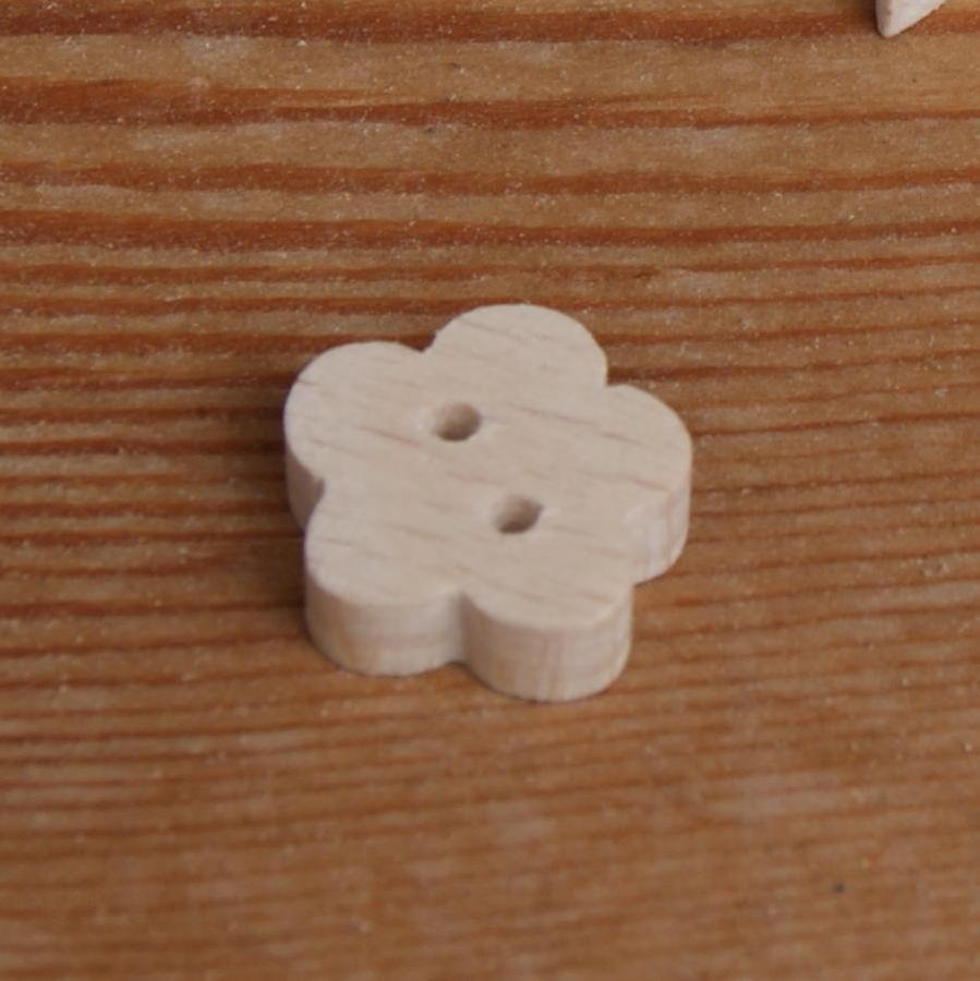 Solid wood button flower to decorate and sew creative leisure, handmade