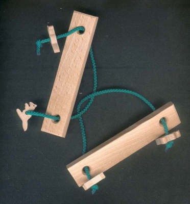 Woodchuck Puzzle Wood and String Puzzle