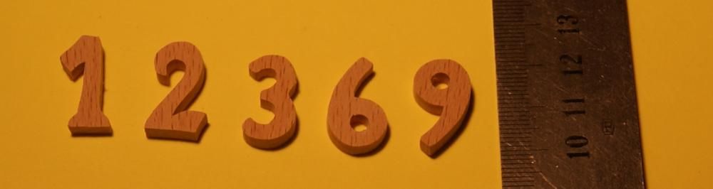 Numbers 1,2,3,6,9 in wood ht 2cm ep 3mm in beech wood for clock