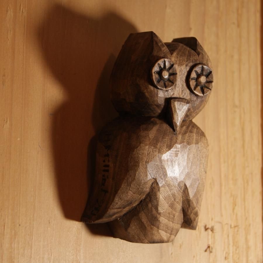 Hand carved owl waxed walnut interior decoration solid lime wood