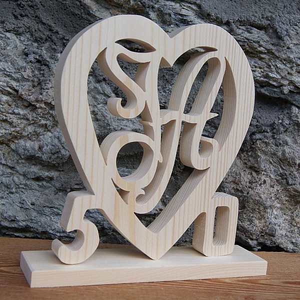 Coeur anniversaire, initiales et ann&eacute;es personnalis&eacute;es, bois &eacute;pic&eacute;a massif fait main, deco table