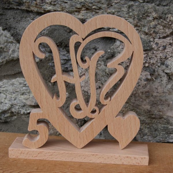 Coeur initiales personnalis&eacute;es, noce de bois, 5 ans de mariage, anniversaire, d&eacute;coration de table h&ecirc;tre massif