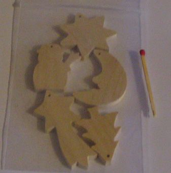 5 Christmas decorations to paint and hang