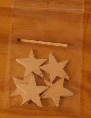 5 pierced stars, Christmas decoration to decorate and hang