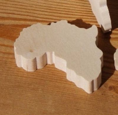 Figurine map of Africa ht6cm ep 7mm solid maple wood handmade