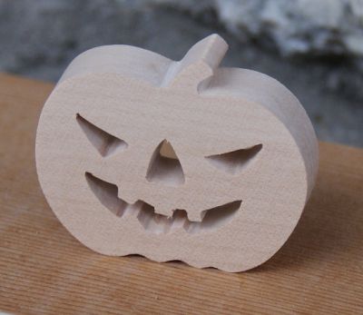 Halloween pumpkin figurine in wood to paint