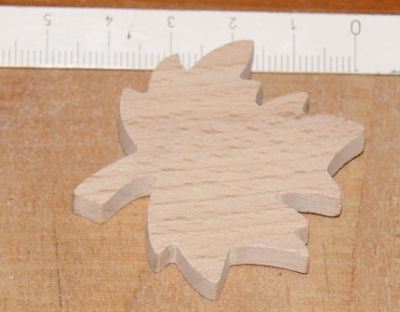 maple leaf figurine to decorate and glue