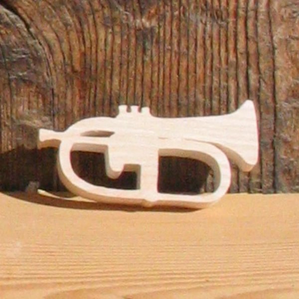 Miniature Bugle figurine in solid wood, handmade