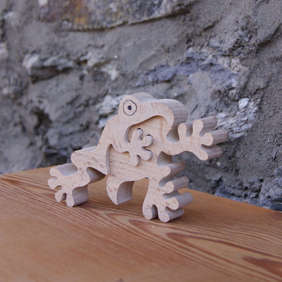 frog puzzle 2 pieces solid beech wood handcrafted, batrachian