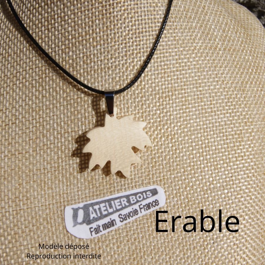 pendant maple leaf made of waxed Beech wood ethical jewel, handmade