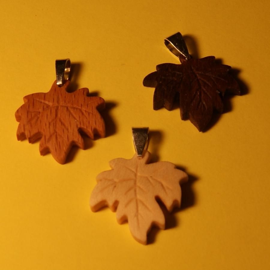 pendant maple leaf made of beech wood waxed ethical jewel, handmade