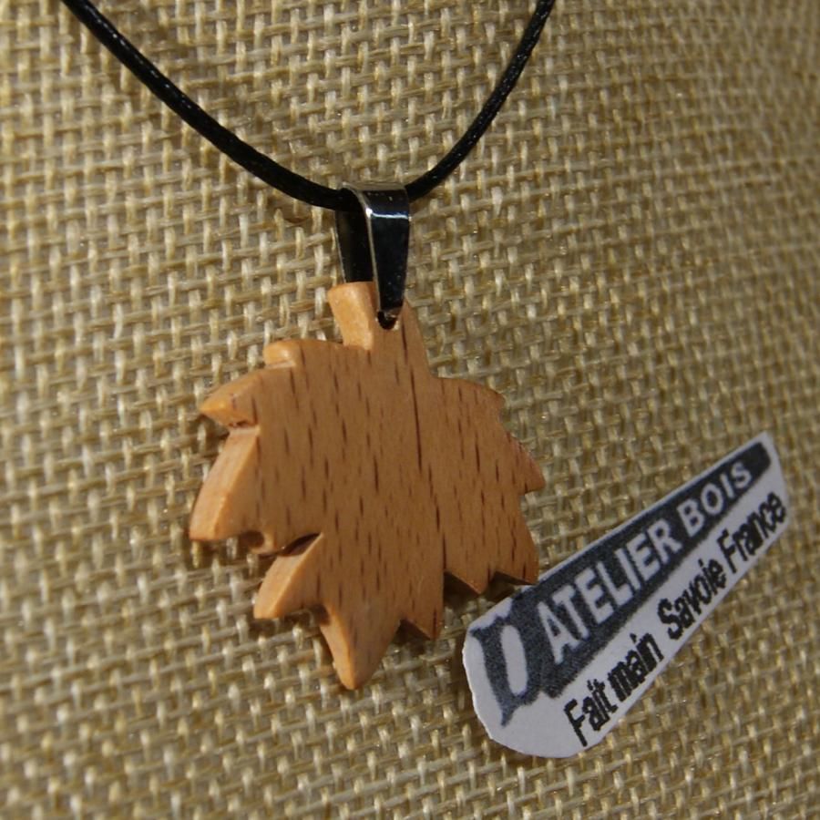 pendant maple leaf made of waxed Beech wood ethical jewel, handmade