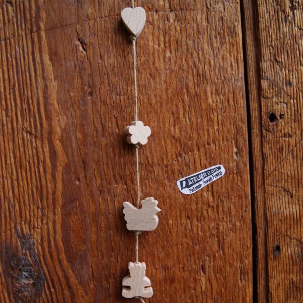 wooden bead heart 22mm V mobile, suspension, garland