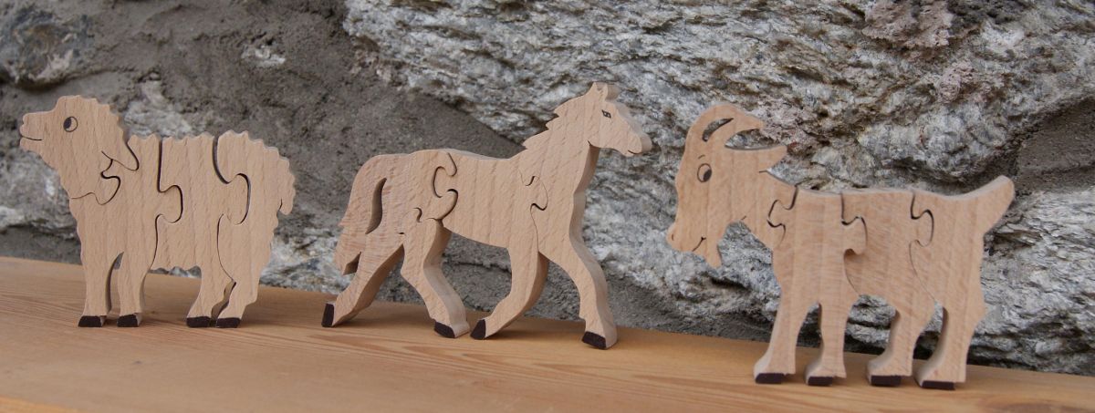 Wooden jigsaw puzzle 4 pieces goat Hetre handmade, farm animals