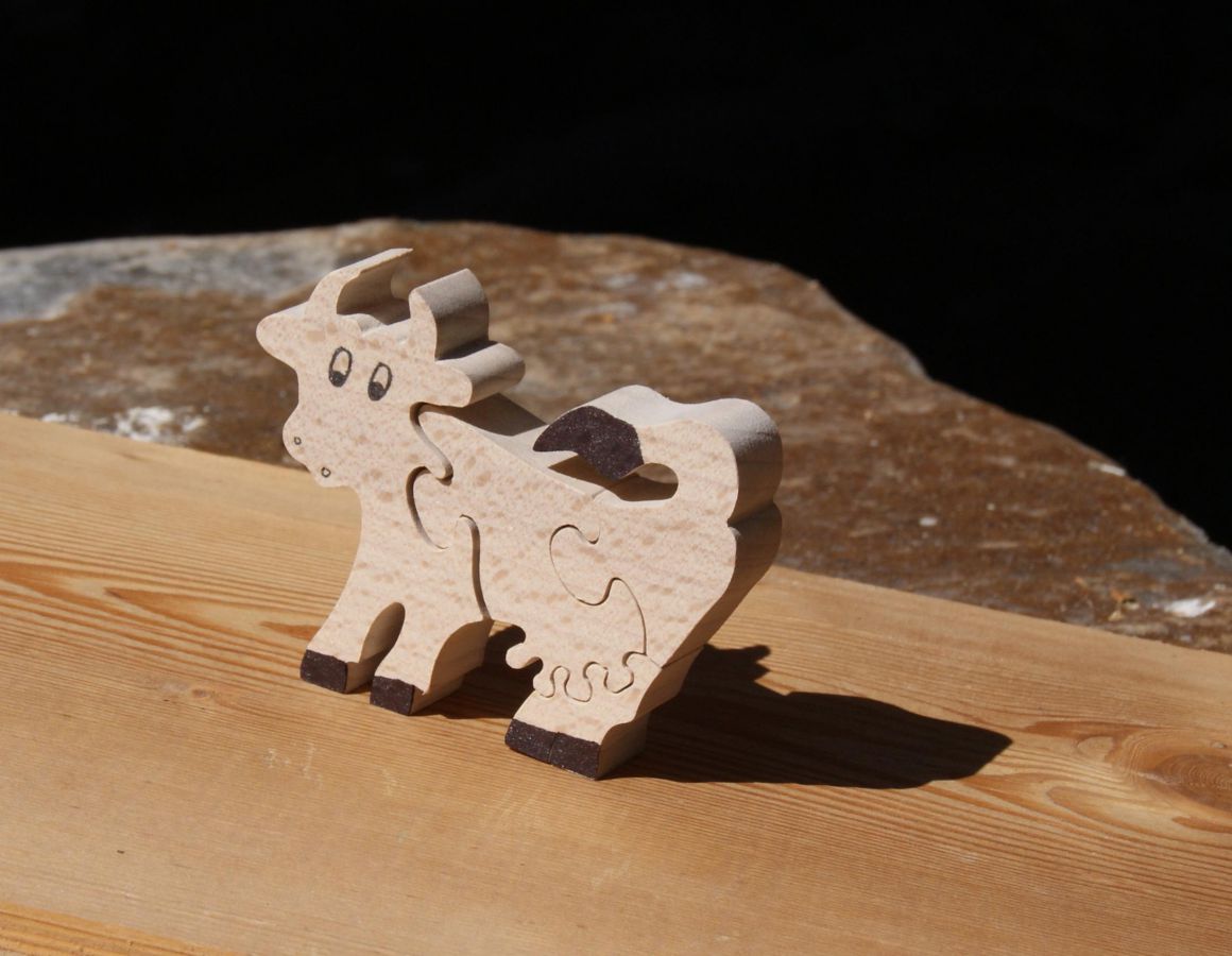 Wooden jigsaw puzzle 4 pieces cow Hetre solid, handmade, farm animals