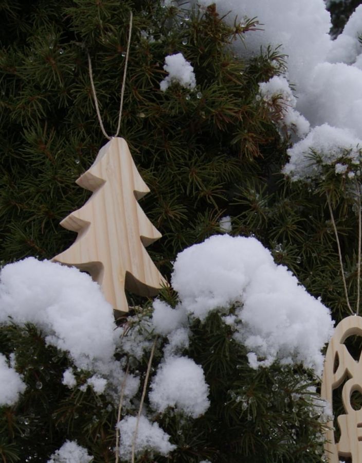 Christmas tree 10 cm in solid wood to paint to hang, hand-cut