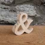 sign and, ampersand 15 cm in wood to pose