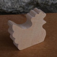 Miniature hen figurine, chickens in wood to decorate solid maple wood