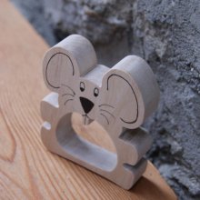 Napkin ring mouse, handcrafted in solid wood